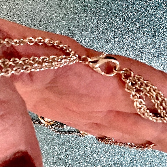 Pearl & Silver Chain Necklace UNIQUE, a cool, different way to display pearls - Picture 4 of 5